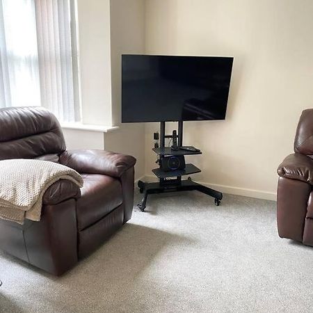 4-Room Detached Furnished Home With Parking Leicester Exterior photo